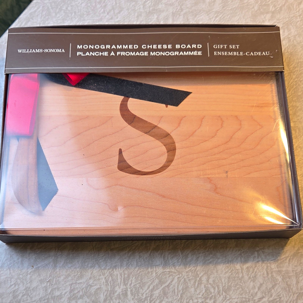 Williams-Sonoma Monogrammed Personalized Cheese Board Set, Letter S, Small